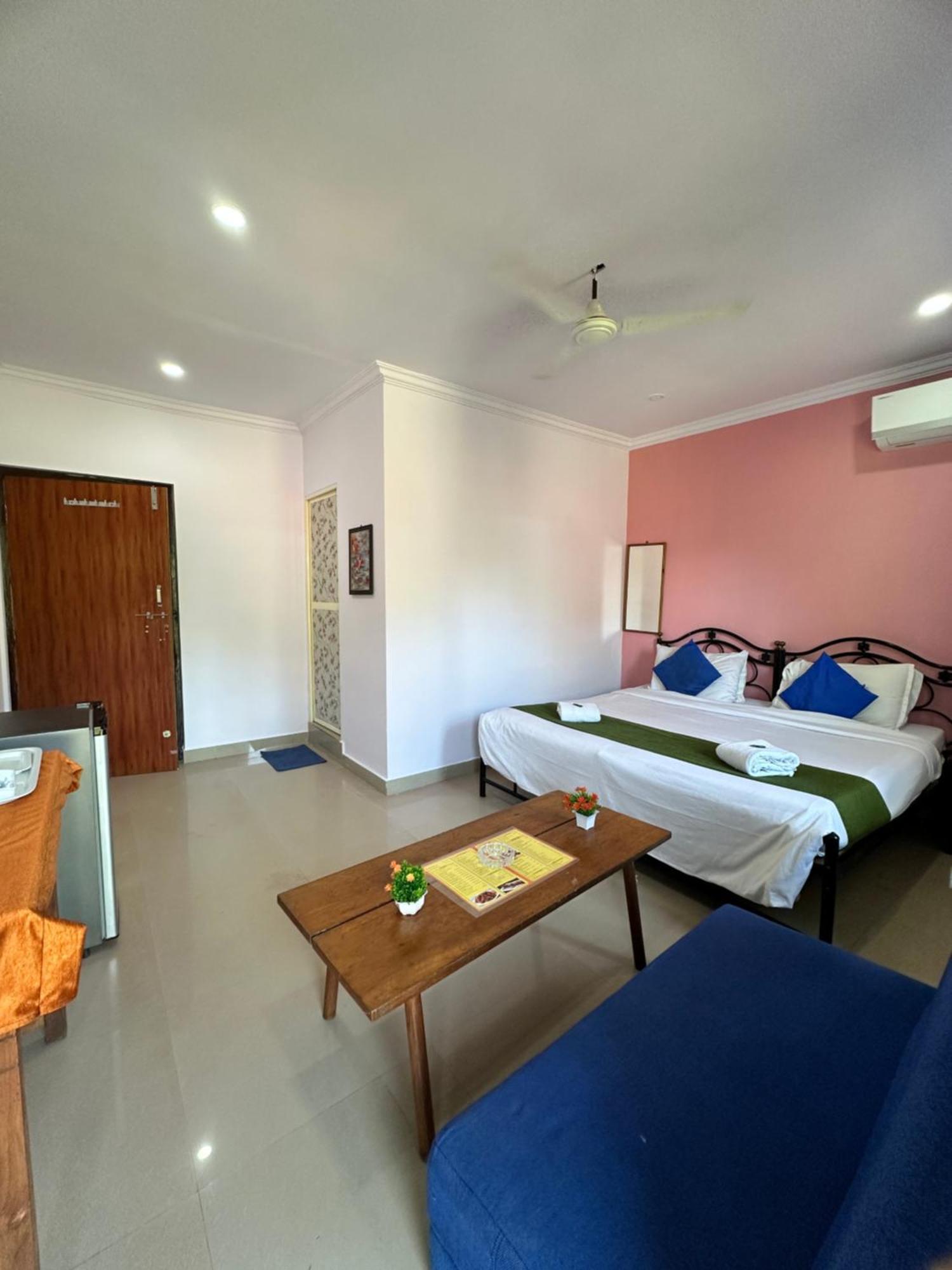 Casa Somanjo Inn Calangute Exterior photo
