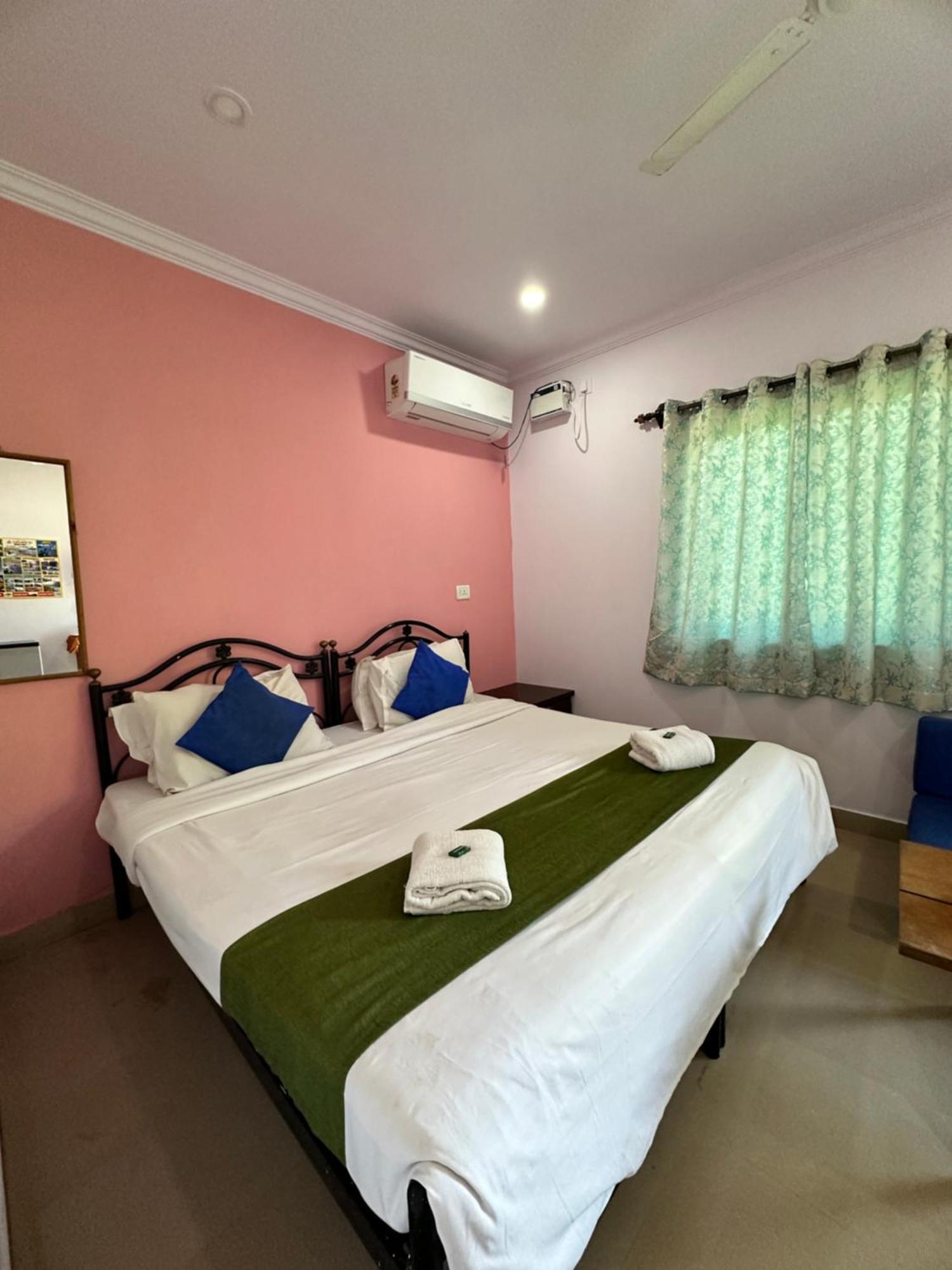 Casa Somanjo Inn Calangute Exterior photo